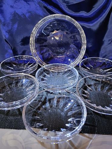 Činije: Servis cinija za poslastice itd.tezak kristal rucna obrada. Servis — 6