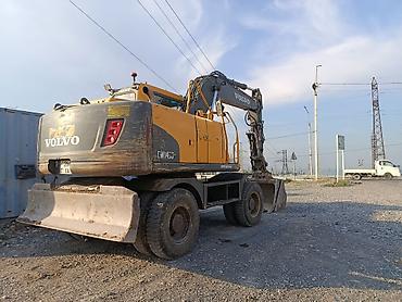жоский буксир: Экскаватор, Volvo, 2009 г., Колесный — 1