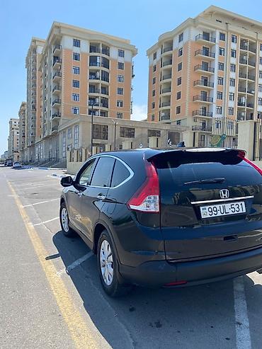 4 lu canta: Honda CR-V krossover, qara rəngdə, geniş və rahat salonlu modeldir — 10
