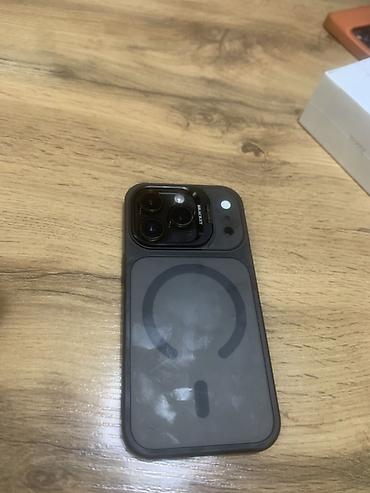 IPhone 14 Pro, Б/у, 256 ГБ, Черный, Чехол