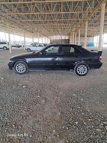 BMW: BMW 3 series: 2.5 l | 1993 il Sedan — 10