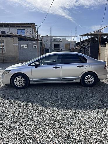 small car: Honda Civic: 2006 г., 1.8 л, Бензин, Седан — 6