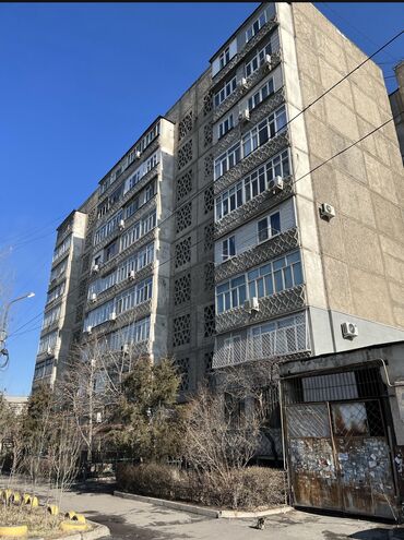 двухэтажный дом в бишкеке: 2 комнаты, 60 м², 106 серия, 2 этаж, Старый ремонт