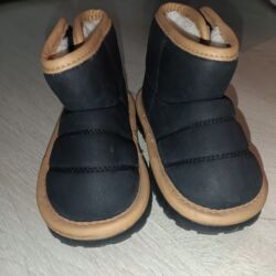 сапоги зимние женские натуральная кожа натуральный мех распродажа: Продаю детские зимние ботинки. Подойдут и на девочку и на мальчика