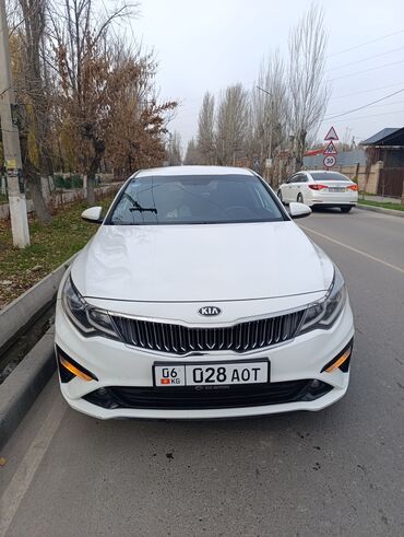 подшивочная машина: Kia K5: 2018 г., 2 л, Автомат, Газ, Седан