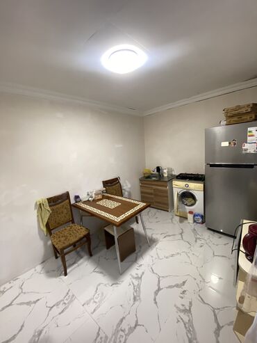 Həyət evləri və villaların satışı: Suraxanı 3 otaqlı, 400 kv. m, Orta təmir