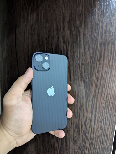 Apple iPhone: IPhone 13, Б/у, 128 ГБ, Черный, Защитное стекло, Чехол, Кабель, 91 %