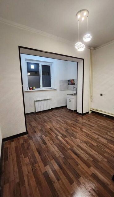 тоголок молдо фрунзе: 1 комната, 36 м², 105 серия, 1 этаж, Евроремонт