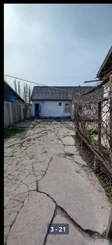 продаю дом киргизия: 3 м², 2 комнаты, Старый ремонт Без мебели
