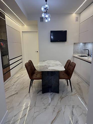 centr park: 3 комнаты, 137 м², Золотой квадрат 10 этаж, Дизайнерский ремонт — 9