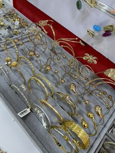 Bijuteriya dəstləri: Qadın bəzək aksesuarları – geniş seçim Məhsullar: - Qızılı tonlarda — 149