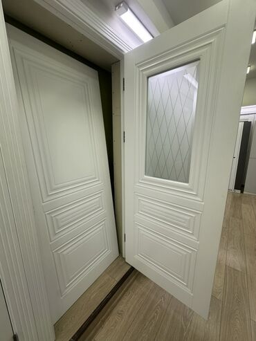 стекло в межкомнатную дверь: Ички эшик айнек менен, Боёлгон, Башка өлкө, түсү - Ак