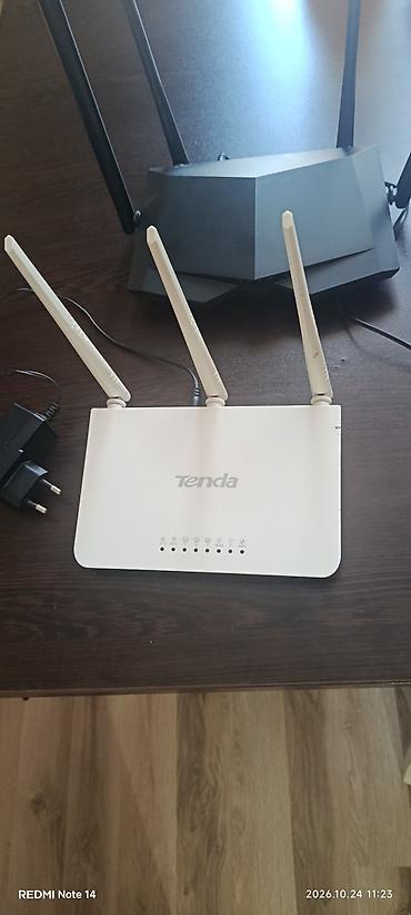 notebook modem: Tenda Wi‑Fi routeri və əlavə yüksək güclü router - Ön planda: Tenda — 2