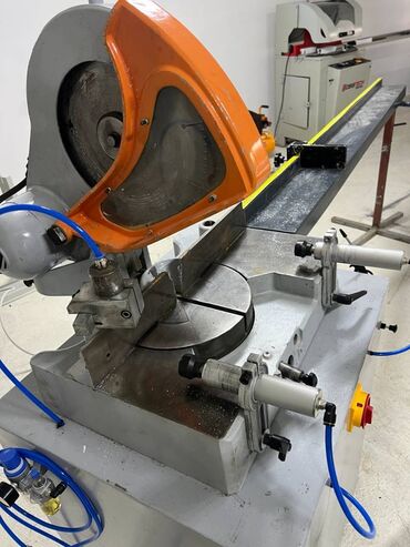 Cirkulari: Ger Masina za secenje industrijska Ispravna Novi Sad Akcija — 1