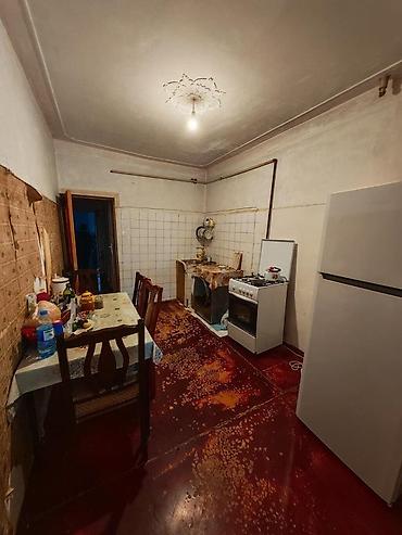 sumqayit saatliq evler: Bakı, 3 otaqlı, Köhnə tikili, 75 kv. m — 3