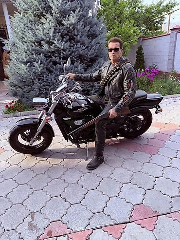 круизер мотоцикл: Круизерный мотоцикл Suzuki Boulevard (линейка Intruder) в чёрном цвете — 1