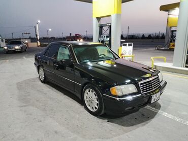 Mercedes-Benz: Mercedes-Benz C 180: 2.3 l | 2000 il Sedan — 4