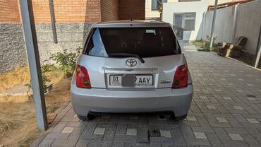срочно продаю машину бишкек: Toyota ist: 2003 г., 1.3 л, Автомат, Бензин, Хэтчбэк