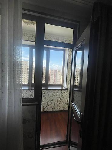 салон сатылат: Кеңселерди ижаралоо, 58 м², Бизнес борборунда, Тоолор көрүнүп турат — 8