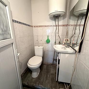 Продажа коттеджей и домов: 2 комнаты, 62 м², 8 соток, Сокулук at lalafo.kg — 2 Продажа коттеджей и домов: 2 комнаты, 62 м², 8 соток, Сокулук — 2