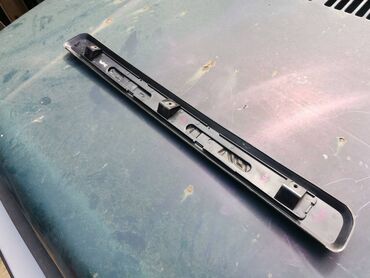 Auto delovi: Lajsna zadnjih gepek vrata Lada 21213,21214 Niva br.3. Polovna — 10