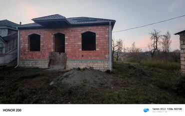 Həyət evləri və villaların satışı: Satılır: yarımçıq tikili həyət evi - Divarlar: keramzit/kərpic — 12