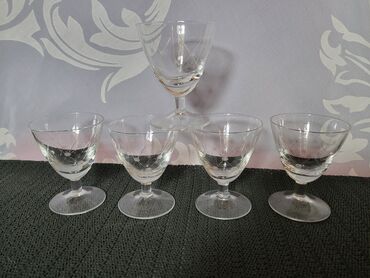 Čaše: Casice kristal,gravura za zestoko pice 1960g.+. Casice su — 10