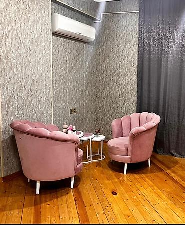 Kreslolar rahat və dekorativ dizayna malikdir. Yumşaq məxmər lalafo.az -da Kreslolar rahat və dekorativ dizayna malikdir. Yumşaq məxmər