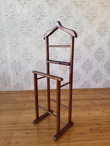 Taxta kişi geyim asılqanı – valet stand - Material: bərk ağac lalafo.az -da Taxta kişi geyim asılqanı – valet stand - Material: bərk ağac