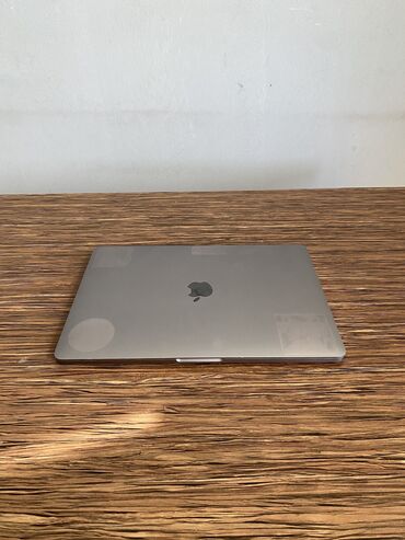 Modemlər və şəbəkə avadanlıqları: Apple MacBook, 13.3 ", Intel Core i5, 256 GB