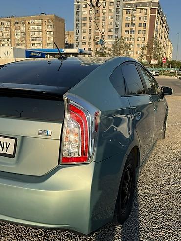 corolla s: Toyota Prius: 2014 г., 1.8 л, Автомат, Гибрид, Хэтчбэк — 6