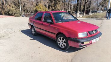 volkswagen grand california: Volkswagen Vento: 1993 г., 1.8 л, Механика, Бензин, Седан