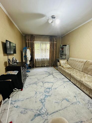 3 комнатная квартира 104 серии бишкек: 2 комнаты, 48 м², 105 серия, 1 этаж, Косметический ремонт