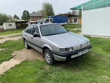 Volkswagen: Volkswagen Passat: 1991 г., 1.8 л, Механика, Бензин, Седан