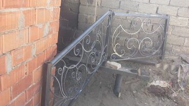 Pilləkən məhəccərləri: Məhəccərlər ( perila) — 20