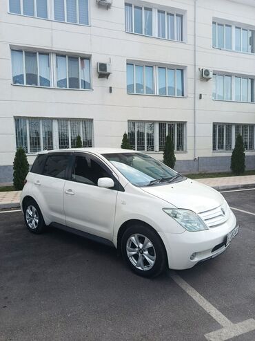 обмен на частный дом: Toyota ist: 2003 г., 1.5 л, Автоматтык, Бензин, Хетчбек