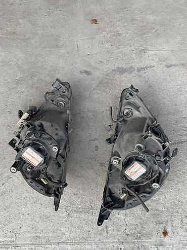 Комплект передних фар Honda 2003 г., Б/у, Оригинал, Япония at lalafo.kg Комплект передних фар Honda 2003 г., Б/у, Оригинал, Япония