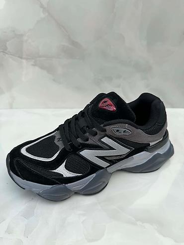 kronos patike: NB 9060
A klasa
36-45 
4200 din — 6