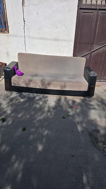 Divan satolir.120 azn