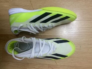 футбольный бутс: Мужские кроссовки, 40, Adidas, Б/у, цвет - Белый, Бесплатная доставка