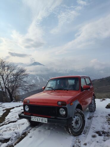 Yağlar və avtokimyəvi maddələr: VAZ (LADA) 4x4 Niva: 1.6 l | 1980 il 230000 km Ofrouder/SUV