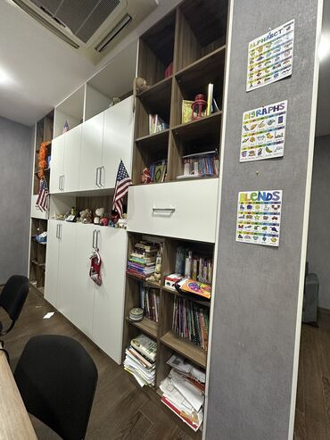 Ofis masaları: Muellim stolu - uzunlugu - 140 ve eni 70 Telebeler ucun stol - — 12