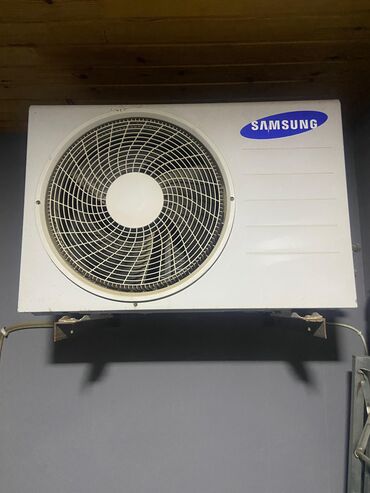 экран на кондиционер: Kondisioner Samsung, İşlənmiş, 70-80 kv. m