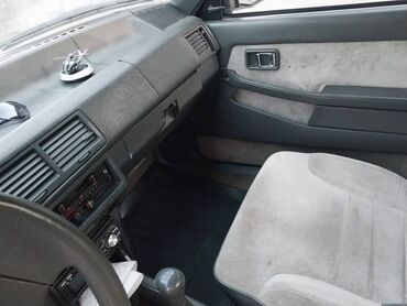 Mazda: Mazda 626: 1985 г., 2 л, Механика, Бензин, Седан — 9