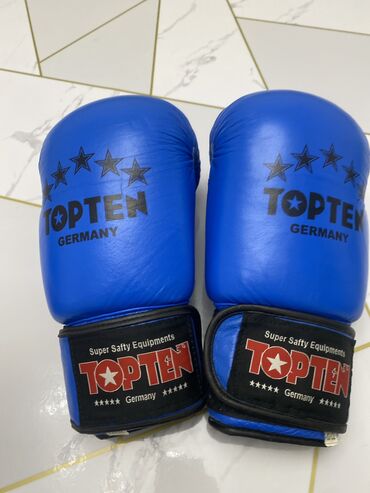 футбольные детские перчатки: Боксерские перчатки от TOPTEN
Размер 12 унций 
Цвет синий