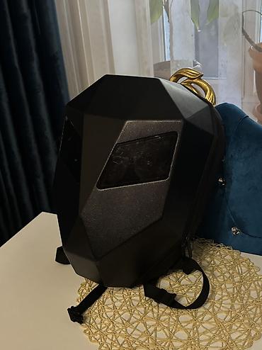 Туристические рюкзаки: LED ekranlı sərt qabıqlı “robot üzü” bel çantası - Ön hissədə iki — 6