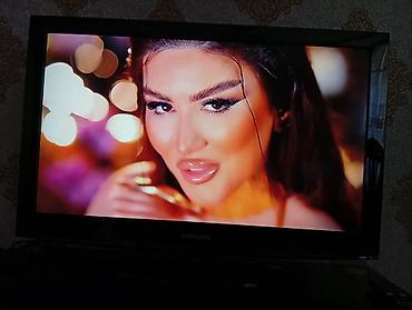 pult az: Samsung LCD televizor - Ekran diaqonalı: təxminən 108 düym (şəkillərə — 1