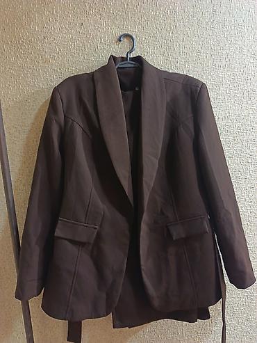 cins pencək: Qadınlar üçün qəhvəyi rəngli klassik blazer - Model: tək cərgə, geniş — 1