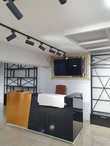 Mağazalar: Xətai metrosuna yaxın yerləşən ümumi sahəsi 90 kv,m olan, obyekt — 3