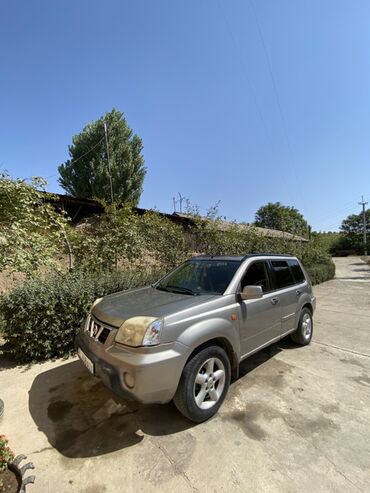 грузовой автомобиль: Nissan X-Trail: 2003 г., 2.5 л, Механика, Бензин, Кроссовер